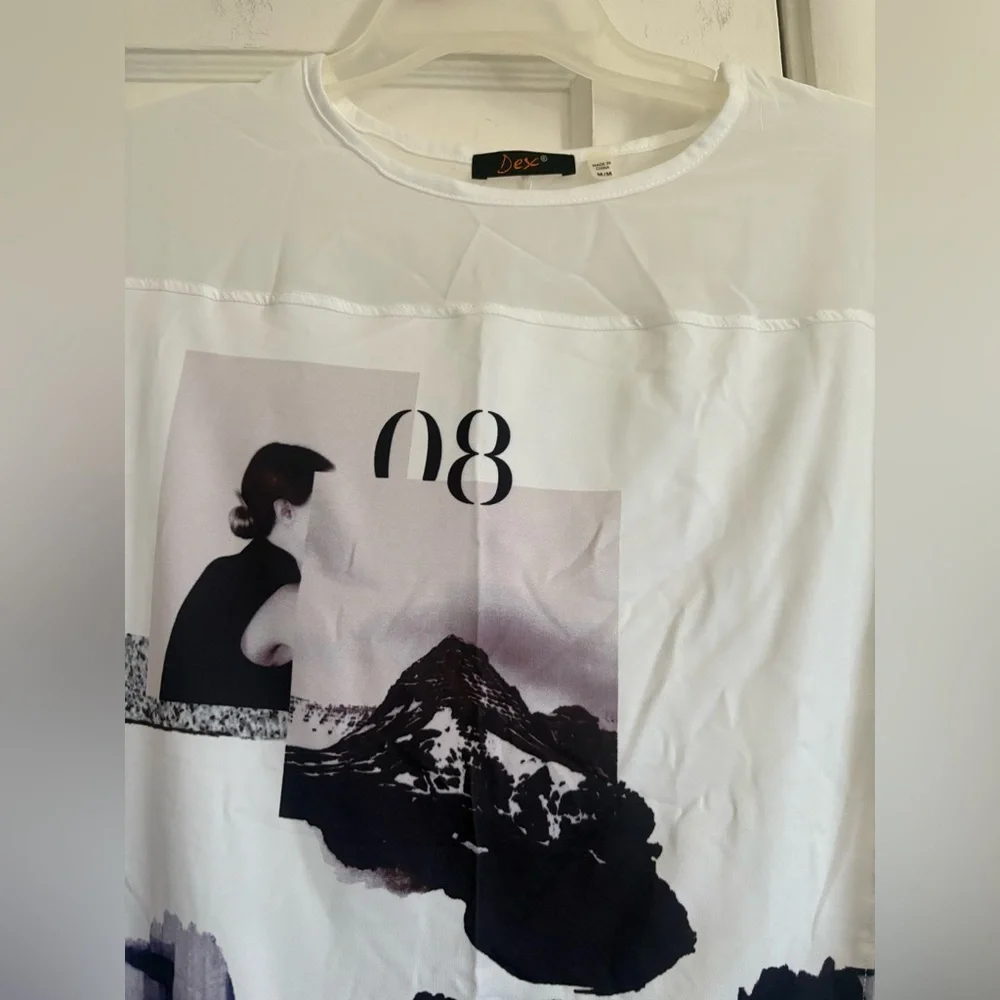 Dex Artistic Graphic Short Sleeve Top - Black and White - Picture 2 of 5